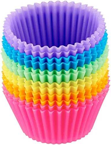 Amazon Basics Redonda Moldes Individuales de Silicona para Magdalenas, Reutilizables, Paquete de 12 (Aptos para Horno hasta 220 °C), Multicolor