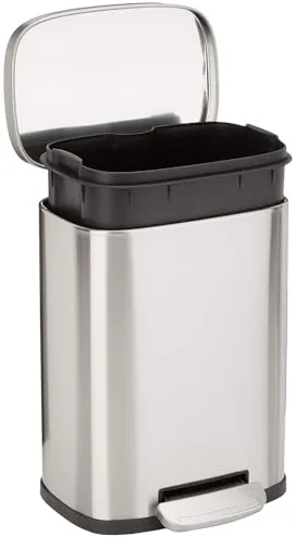 Amazon Basics Minibote de Basura Rectangular Resistente a las Manchas con Pedal de Cierre Suave, Acero Inoxidable Cepillado, 5L, Acabado en Níquel Satinado, 18,5 x 215,9 x 30 cm (largo x ancho x alto)