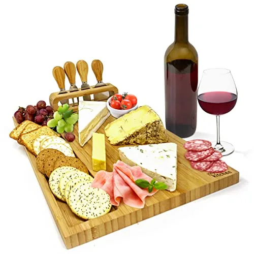 joeji's Kitchen Set de Regalo de Tabla de quesos - Tablero Madera de bambú natural con Cuatro Cuchillos - Ideal para charcutería y tapas - Ponga de inauguración de la casa de Aniversario Navidad
