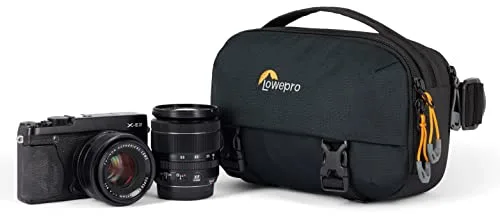 Lowepro Trekker Lite HP 100 - Fabricada con Tela Reciclada y Teñida en Solución - para Cámara sin Espejo con Sensor de Recorte y Objetivo, Sistema de Compresión Que Estabiliza la Cámara, Negro
